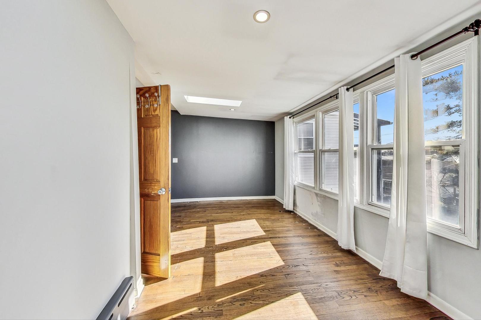 4931 W Melrose Street