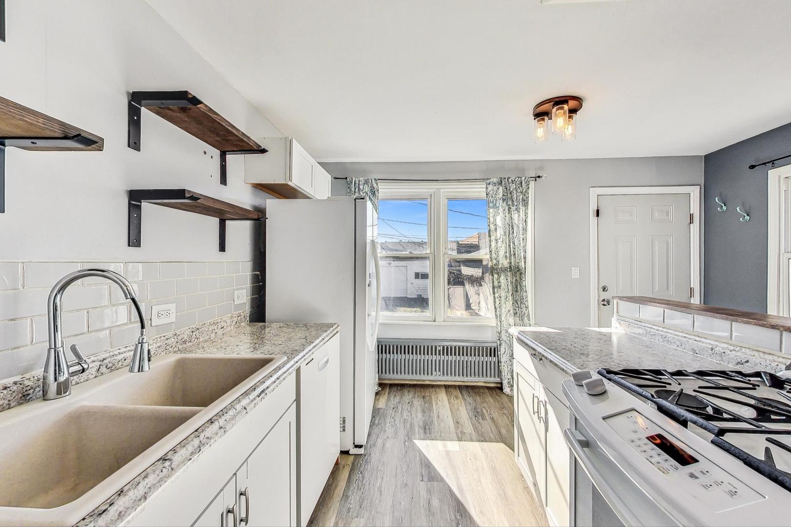 4931 W Melrose Street