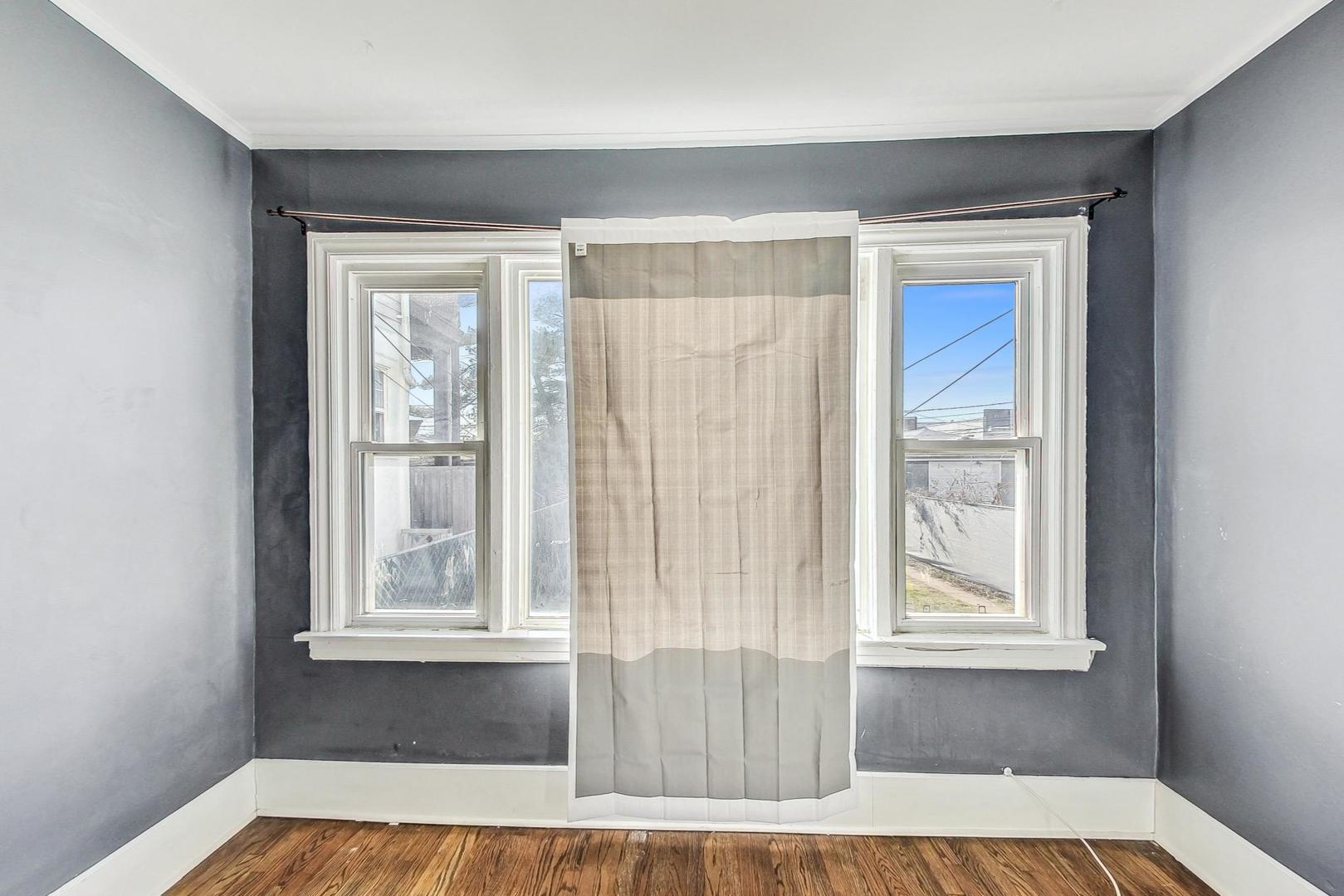 4931 W Melrose Street