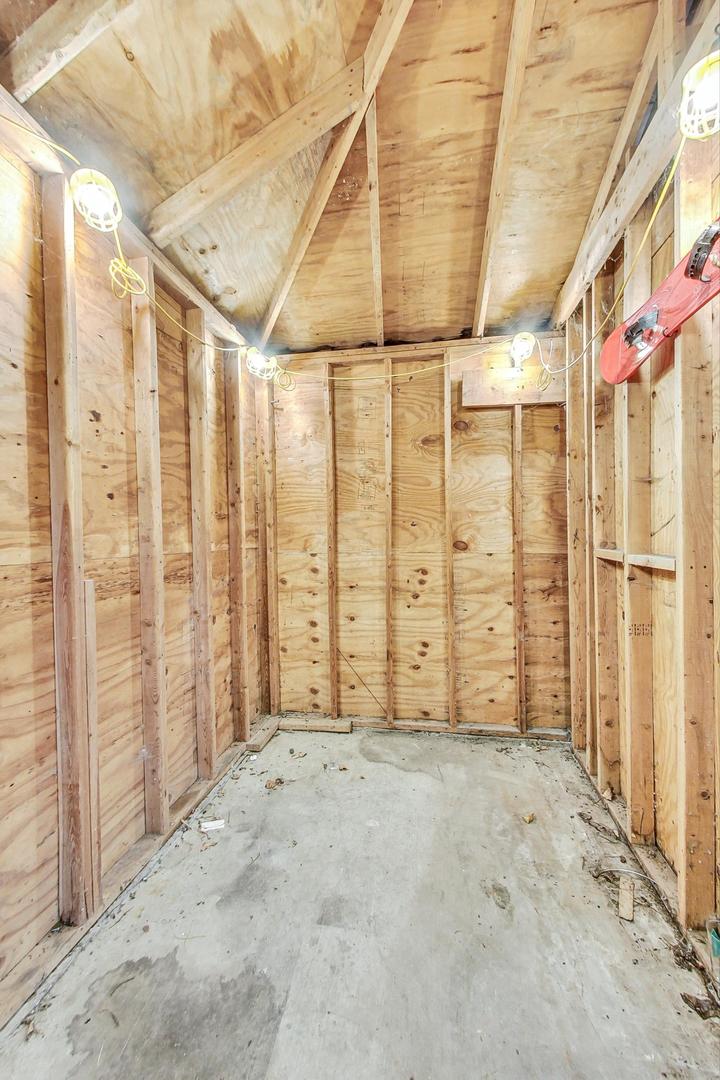 4931 W Melrose Street