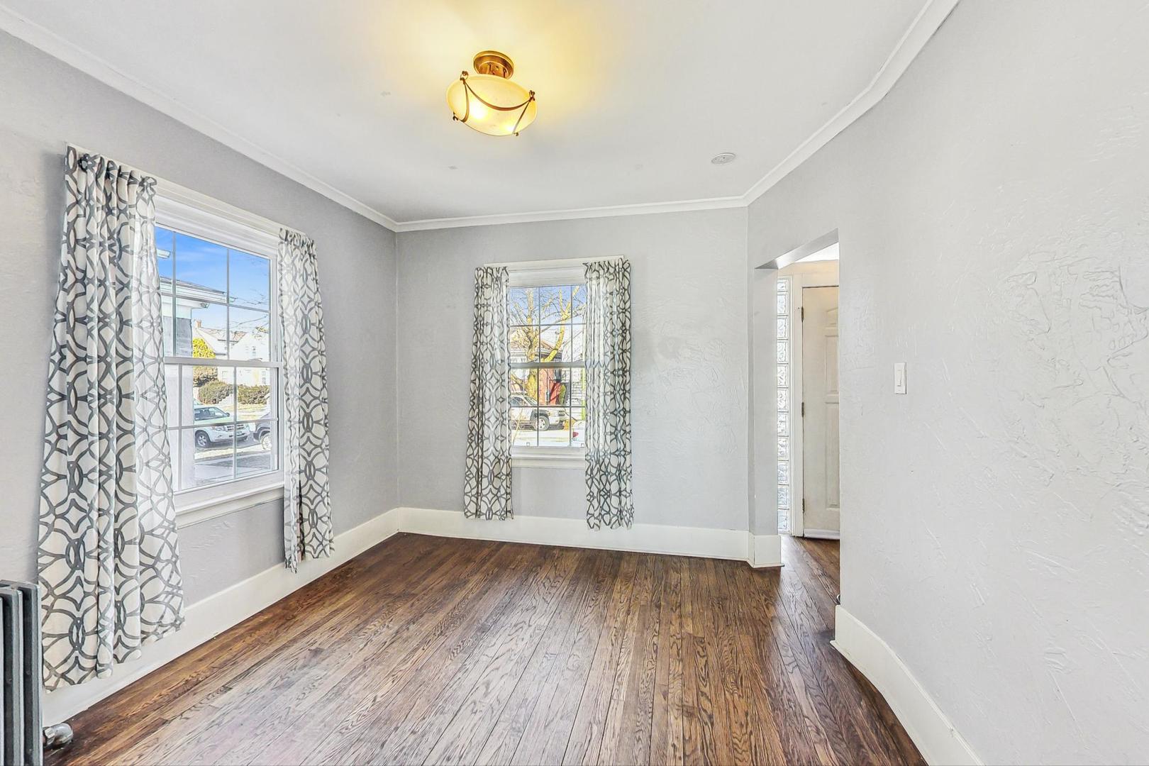 4931 W Melrose Street