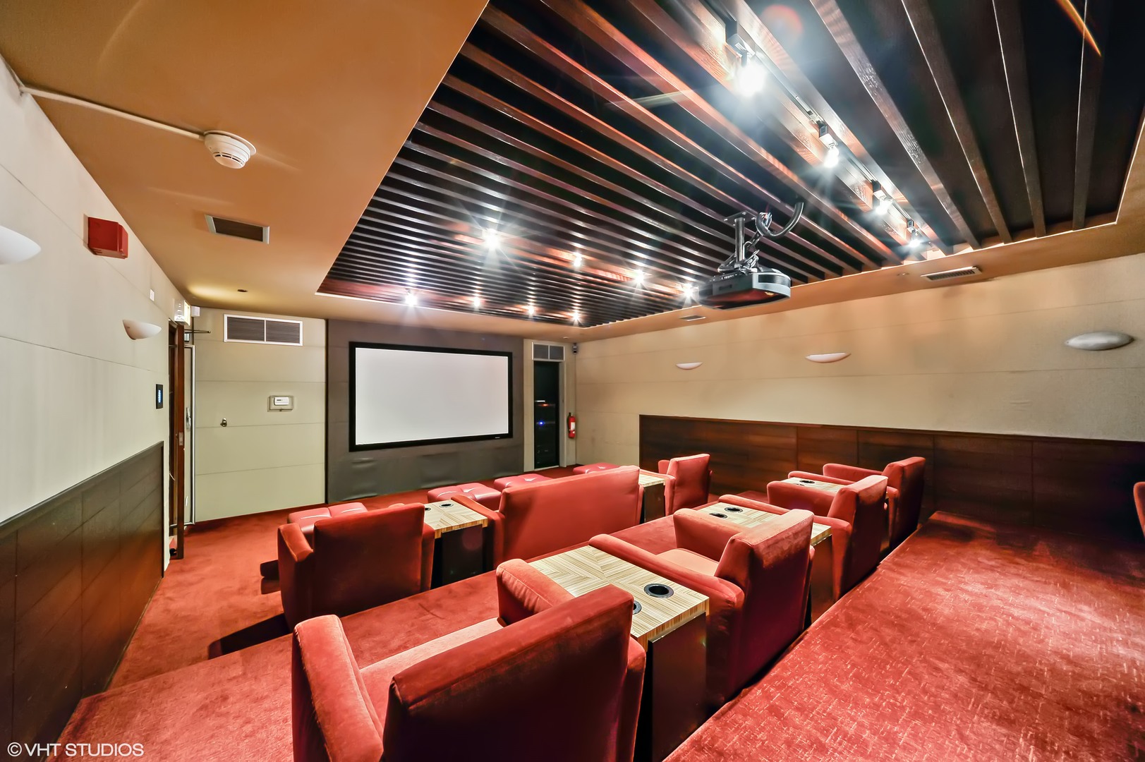 30 E HURON Street Unit: 2408