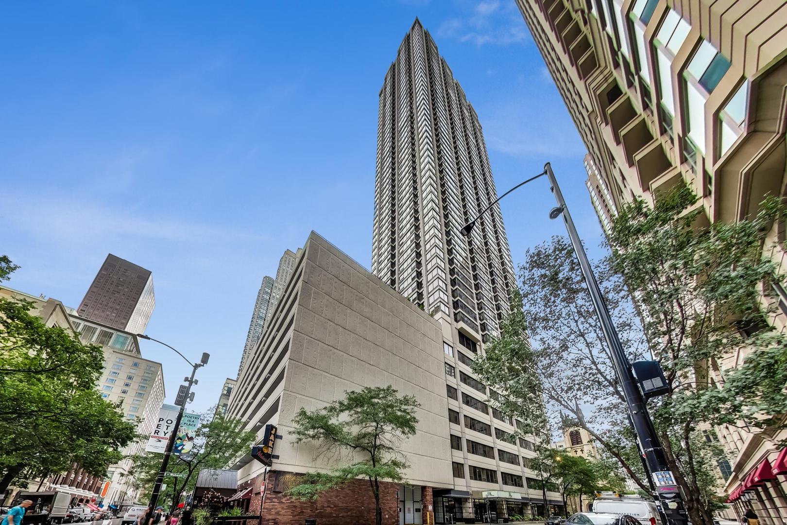 30 E HURON Street Unit: 2408