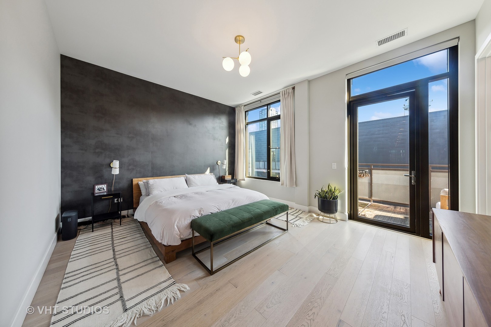 35 N Aberdeen Street Unit: PHN