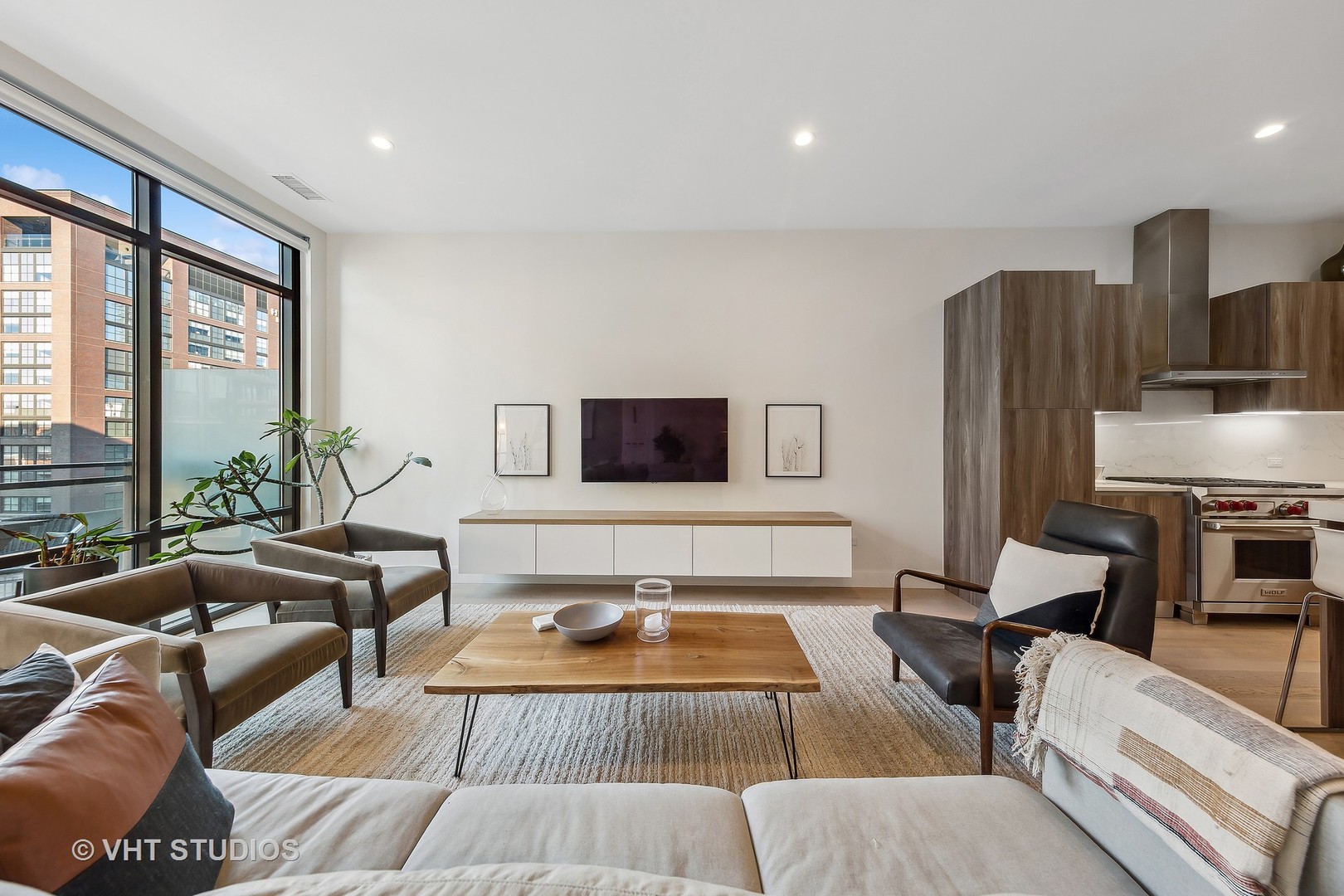 35 N Aberdeen Street Unit: PHN