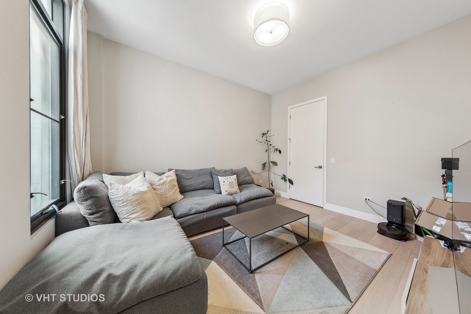 35 N Aberdeen Street Unit: PHN