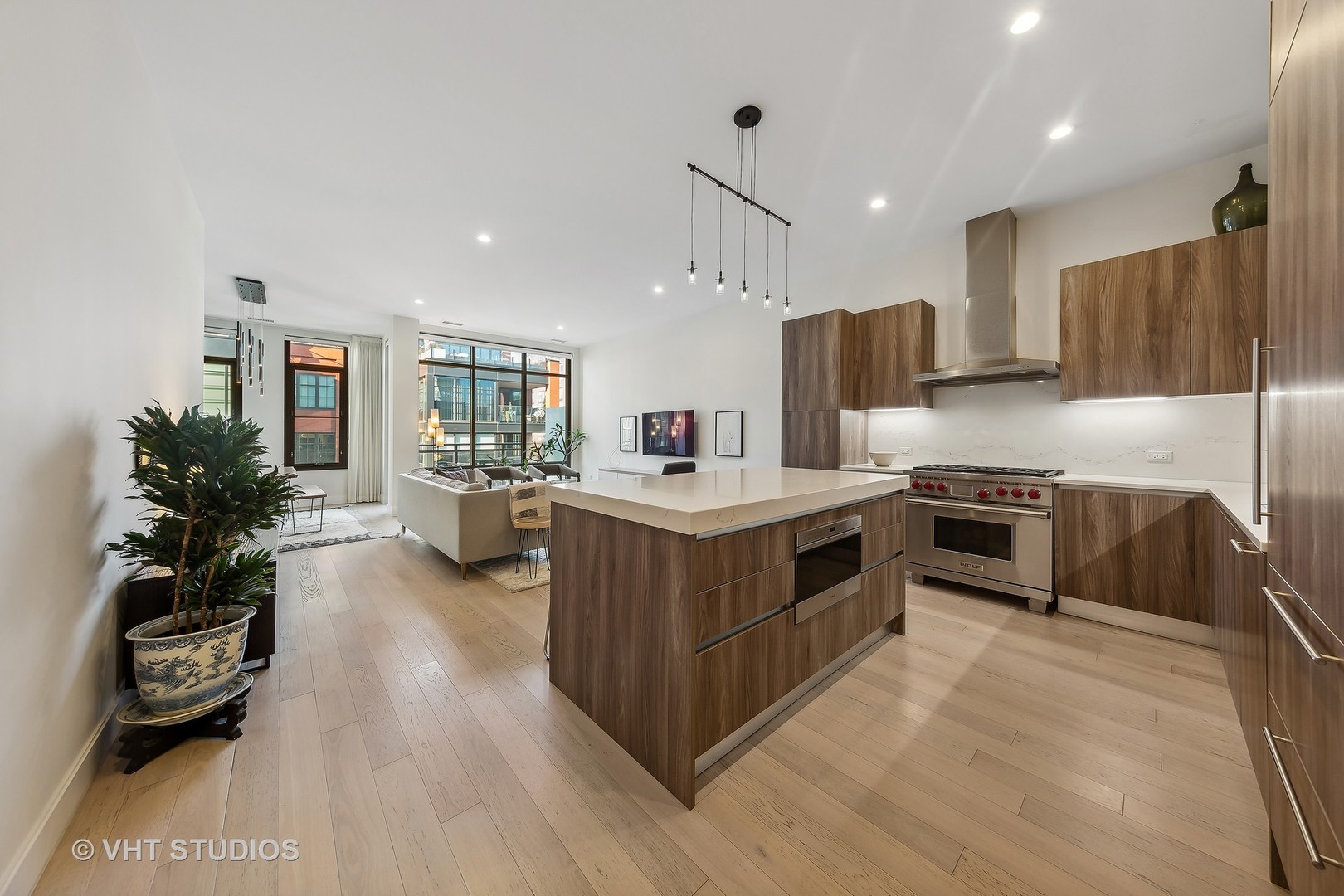 35 N Aberdeen Street Unit: PHN