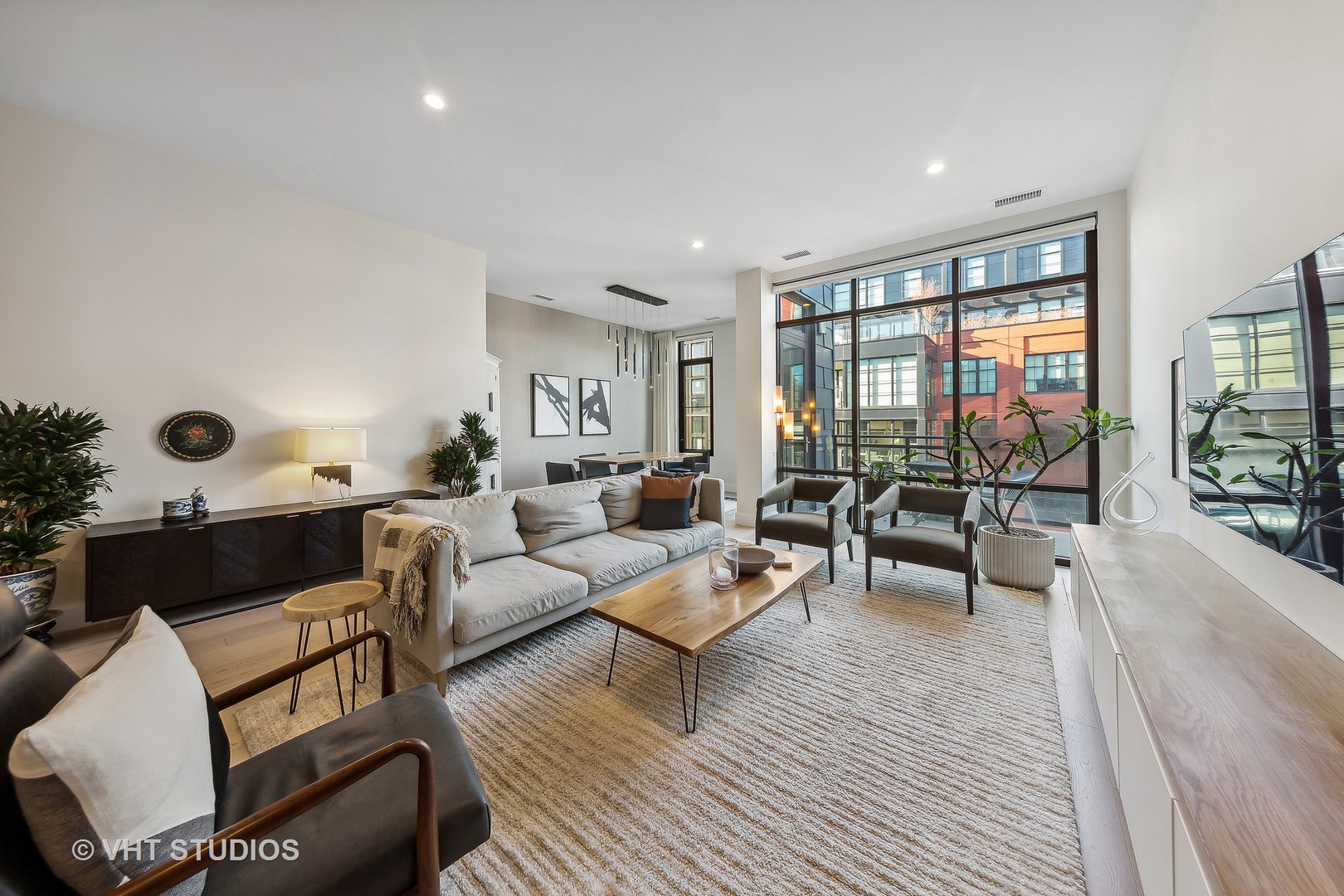 35 N Aberdeen Street Unit: PHN