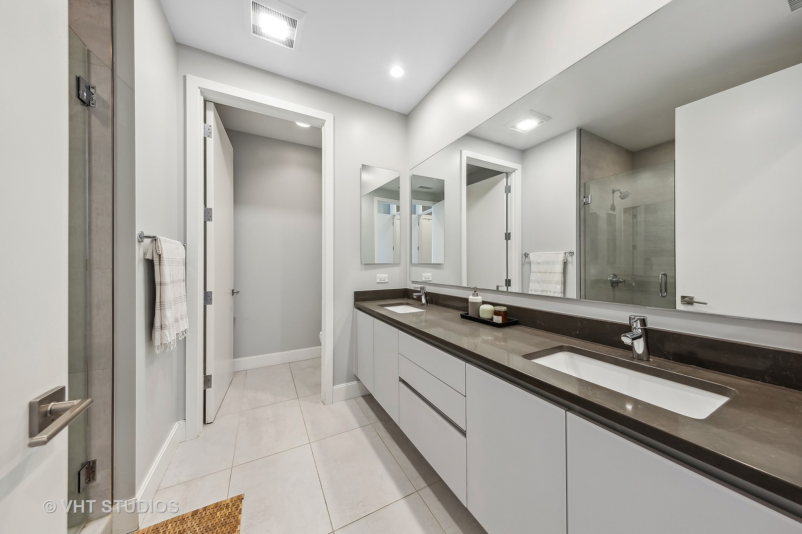 35 N Aberdeen Street Unit: PHN