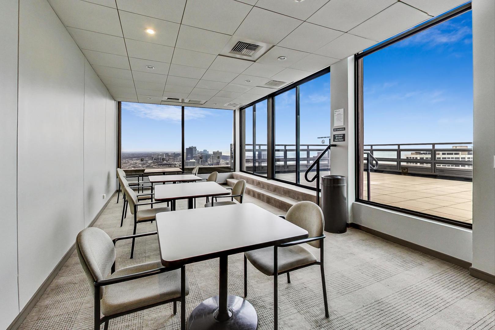 2650 N LAKEVIEW Avenue Unit: 3305