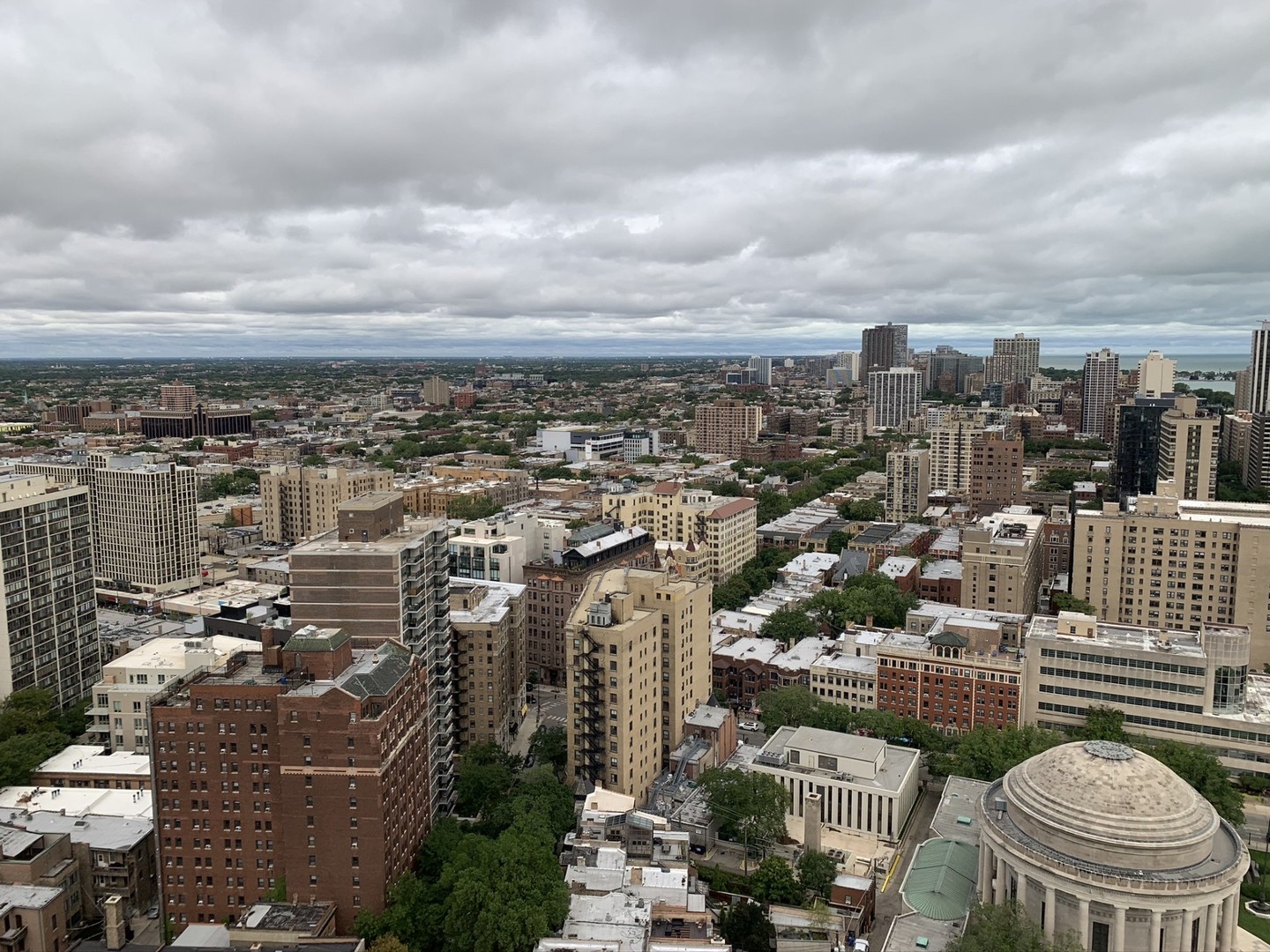 2650 N LAKEVIEW Avenue Unit: 3305