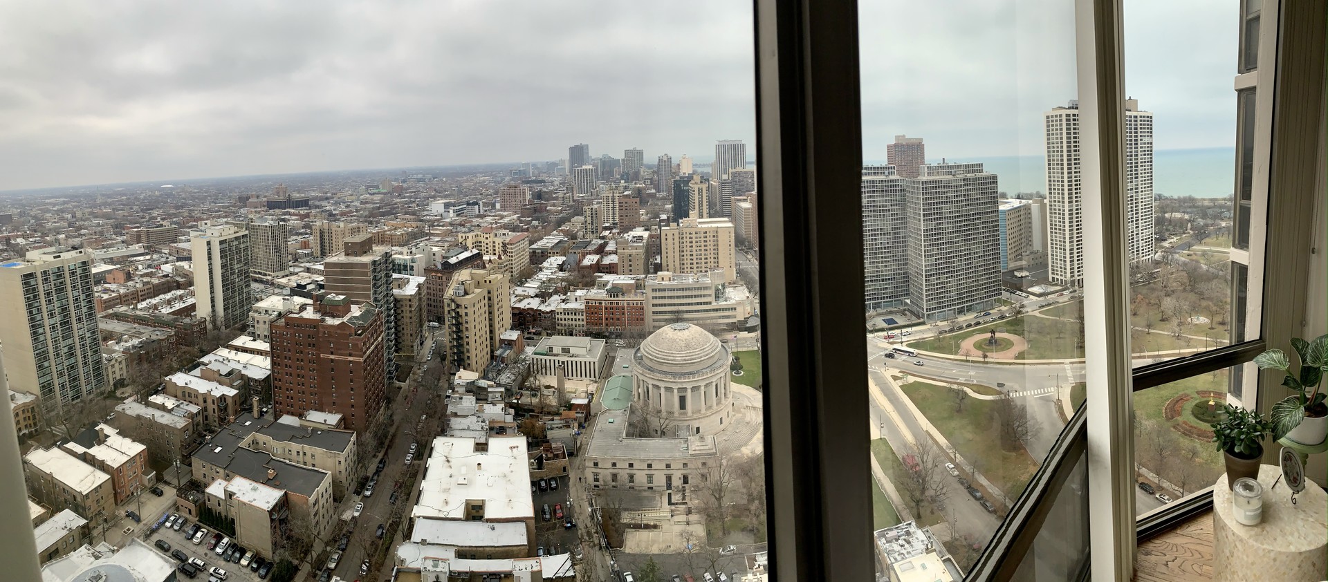 2650 N LAKEVIEW Avenue Unit: 3305