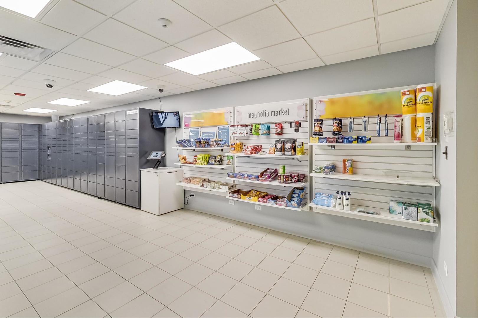 2650 N LAKEVIEW Avenue Unit: 3305