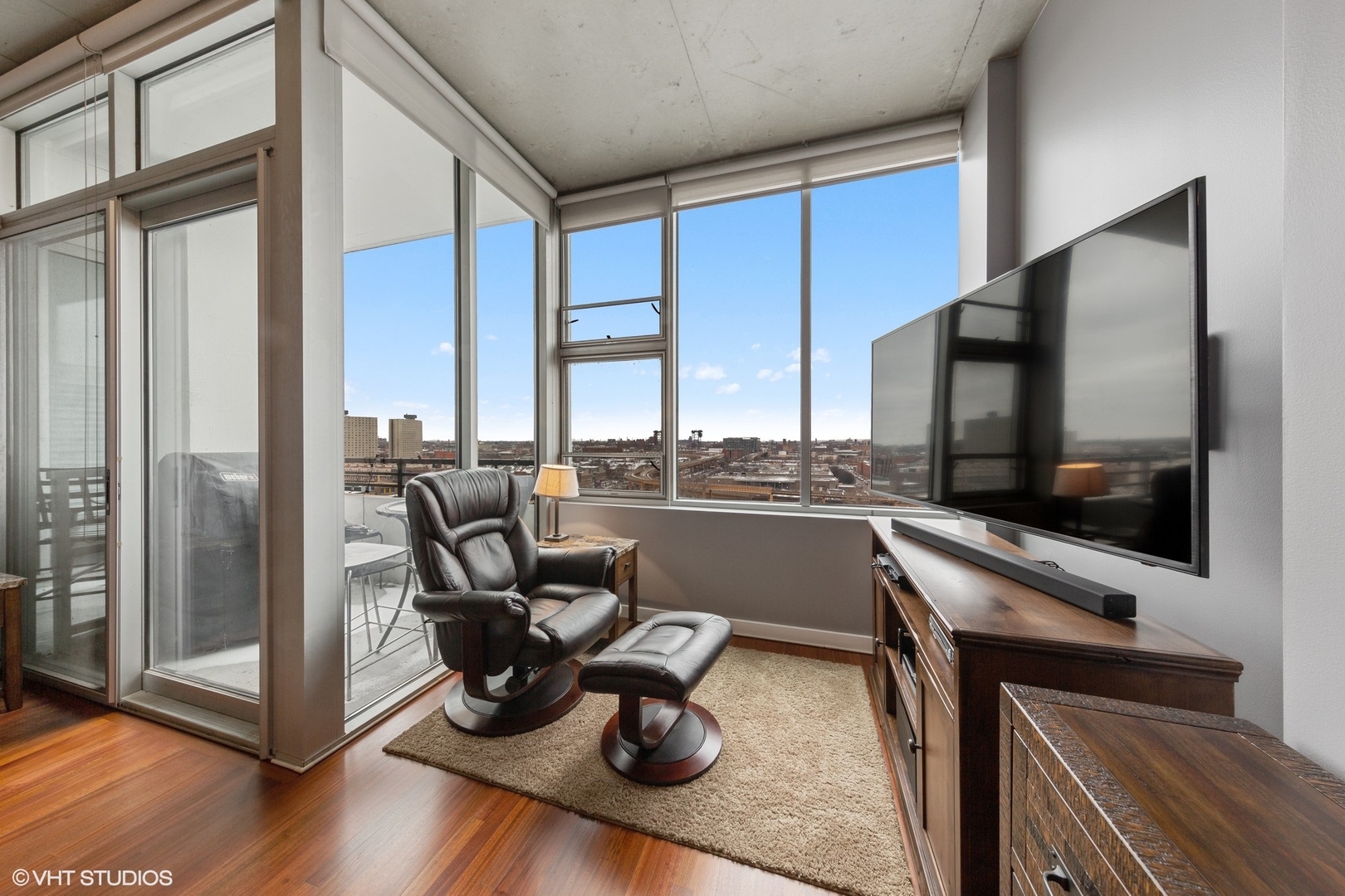 1720 S Michigan Avenue Unit: 1015