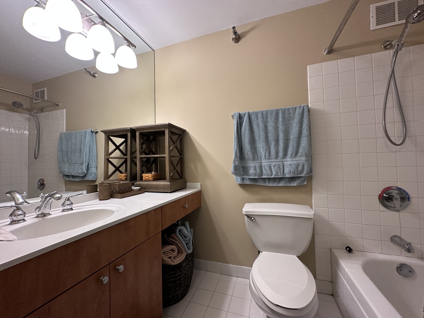 474 N Lake Shore Drive Unit: 2906