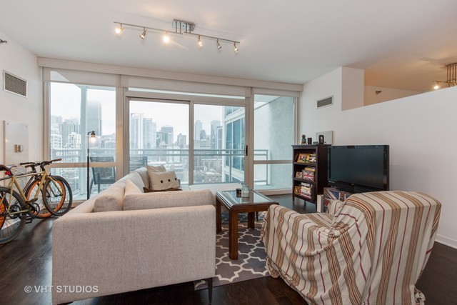 757 N Orleans Street Unit: 2002