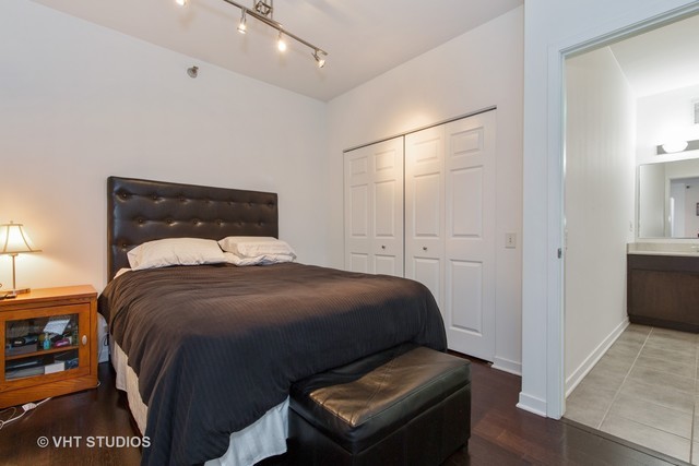 757 N Orleans Street Unit: 2002