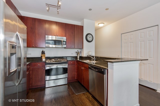 757 N Orleans Street Unit: 2002