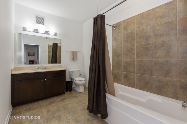 757 N Orleans Street Unit: 2002