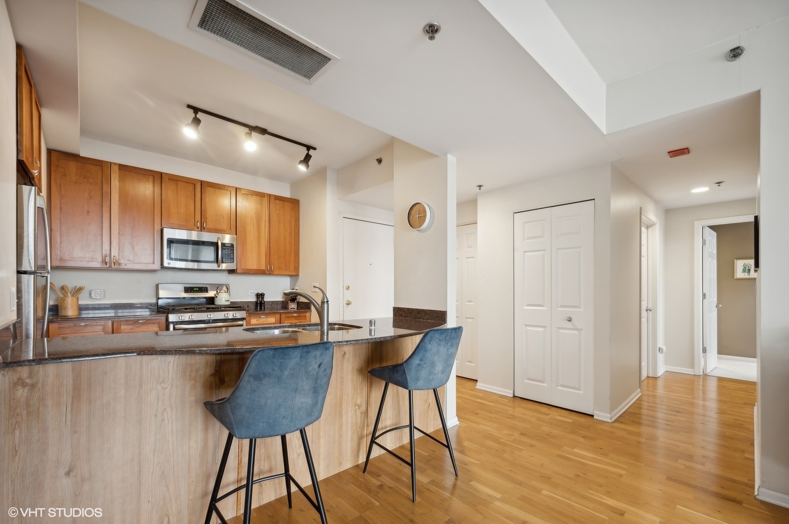 400 W Ontario Street Unit: 1606