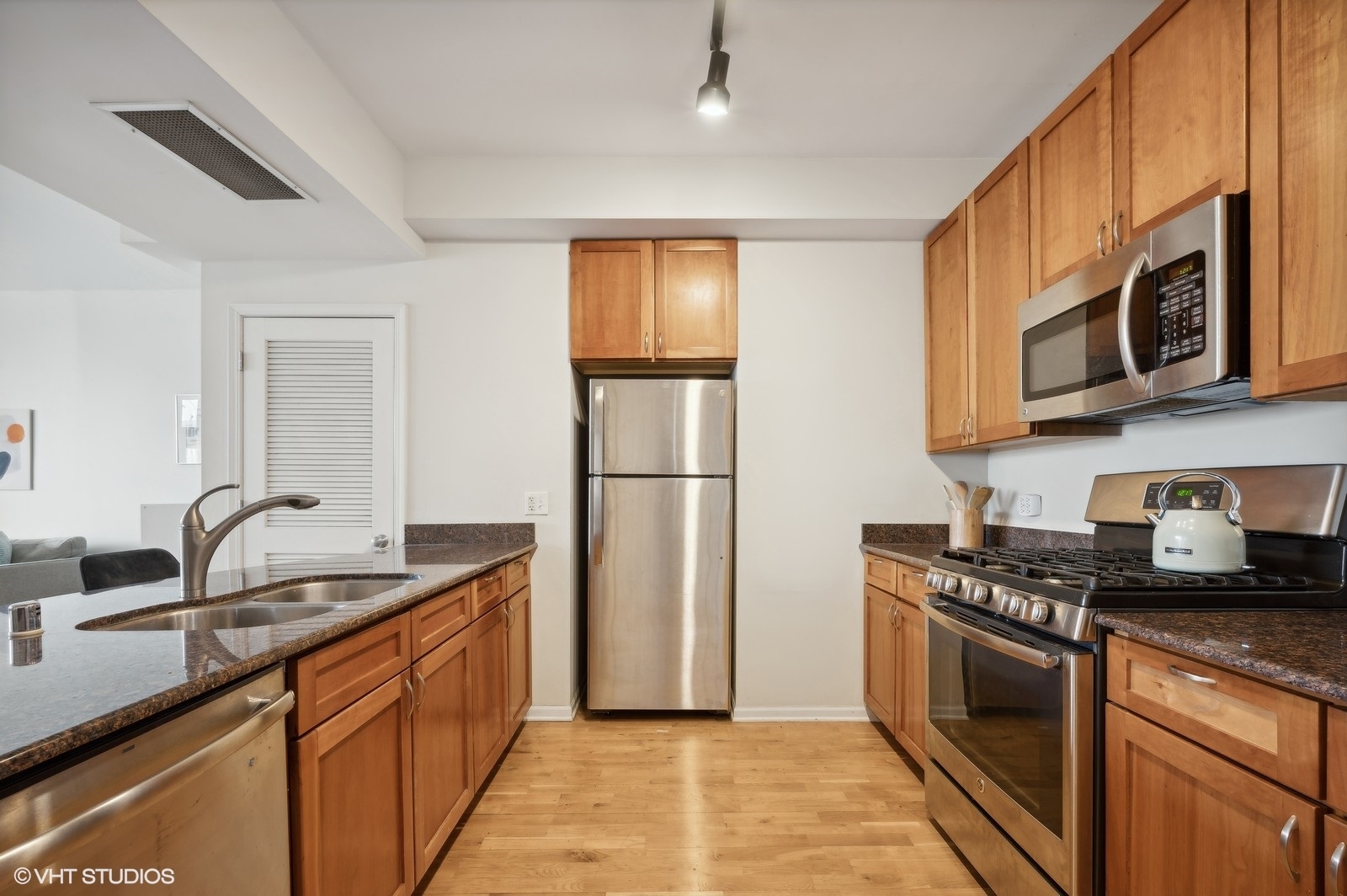 400 W Ontario Street Unit: 1606