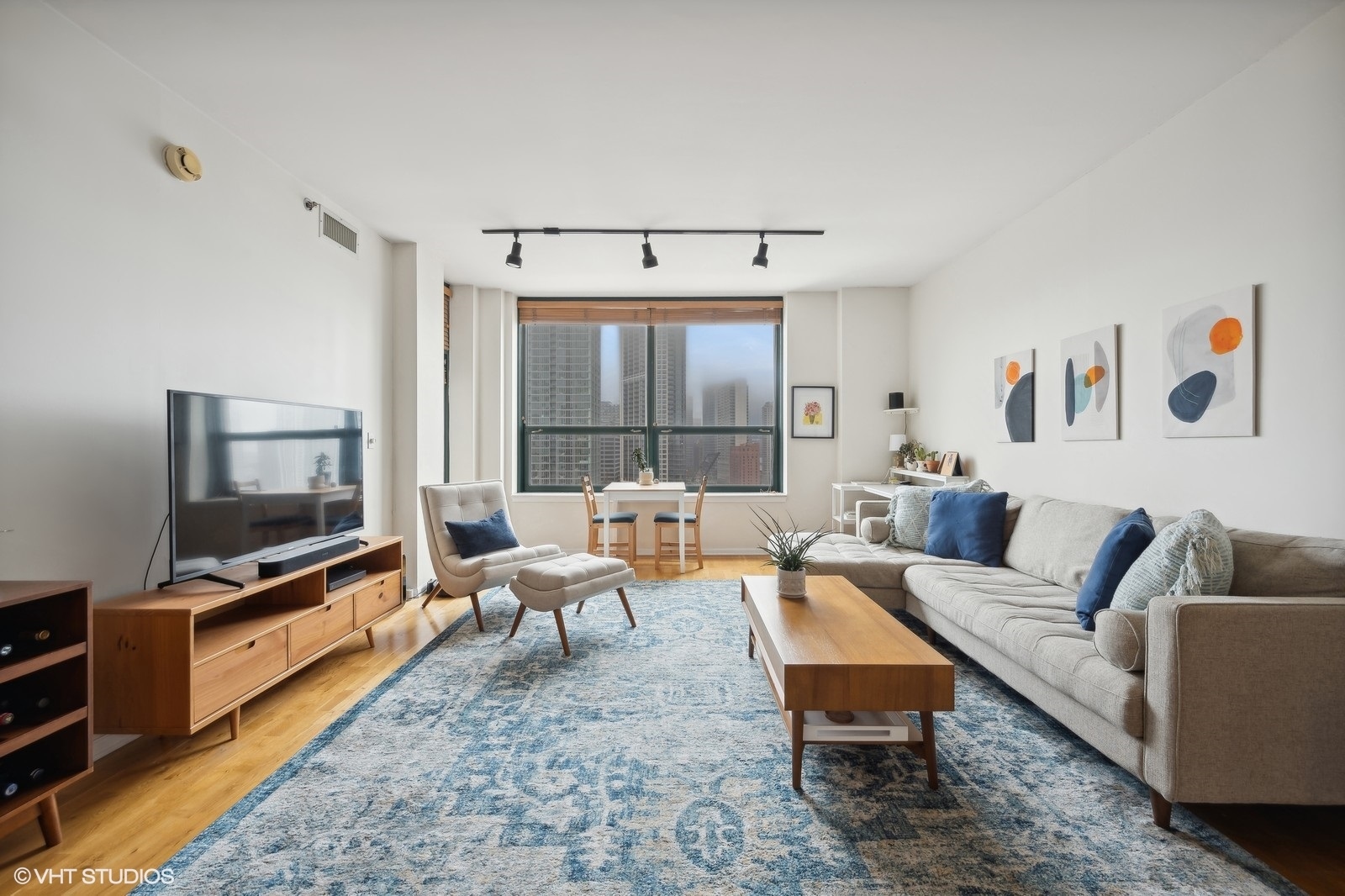 400 W Ontario Street Unit: 1606