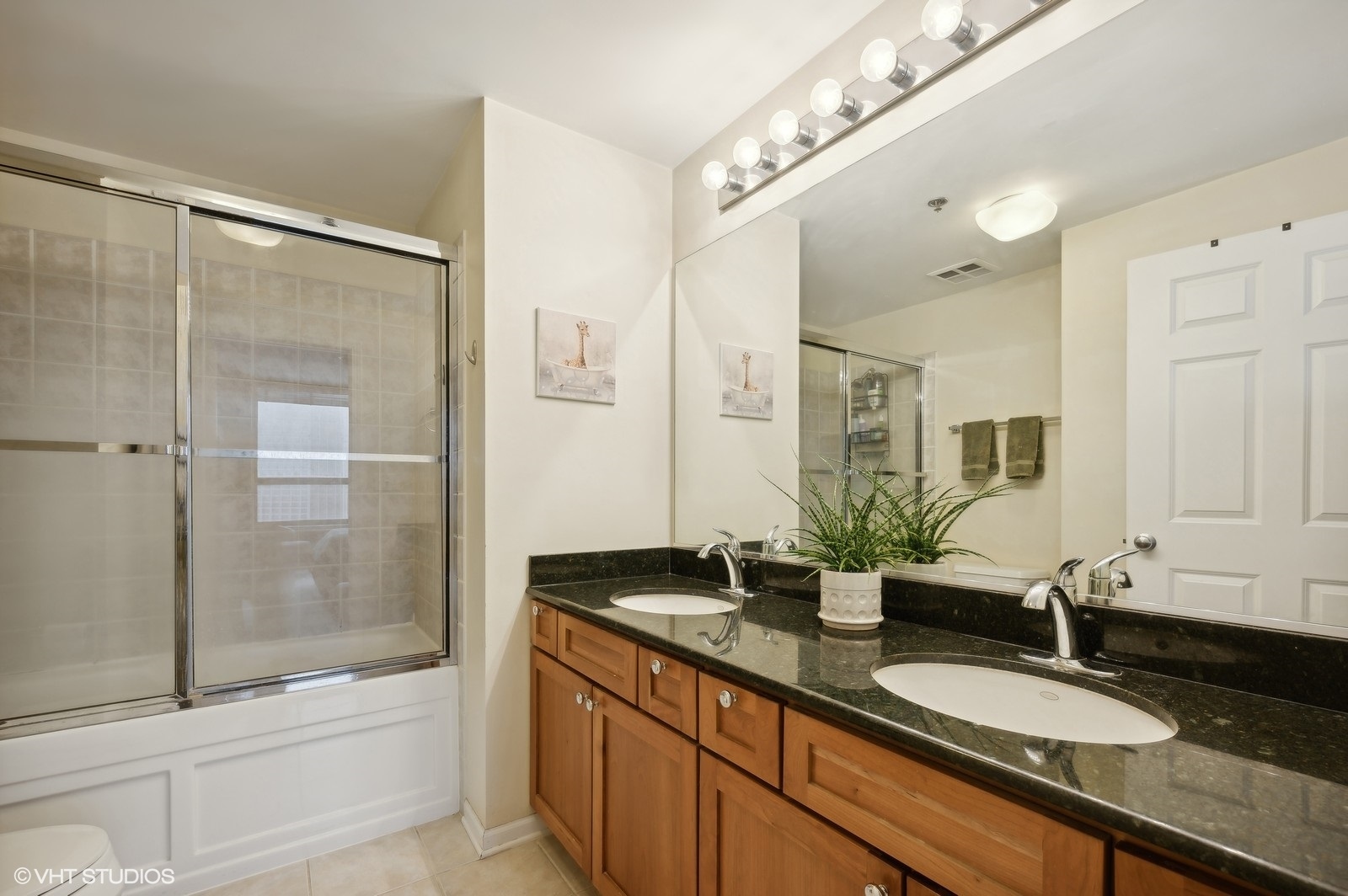 400 W Ontario Street Unit: 1606