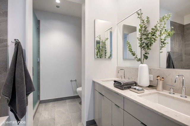 61 E Banks Street Unit: 402