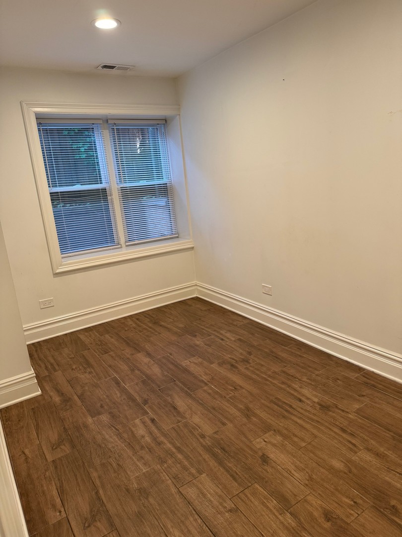 1953 N Hudson Avenue Unit: G