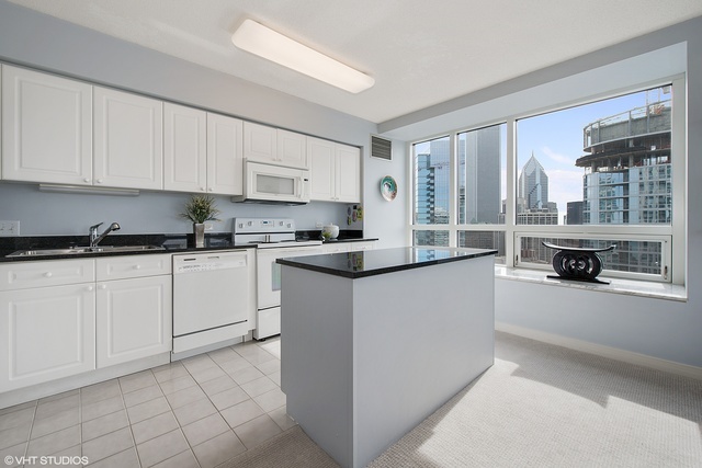 512 N McClurg Court Unit: 4010