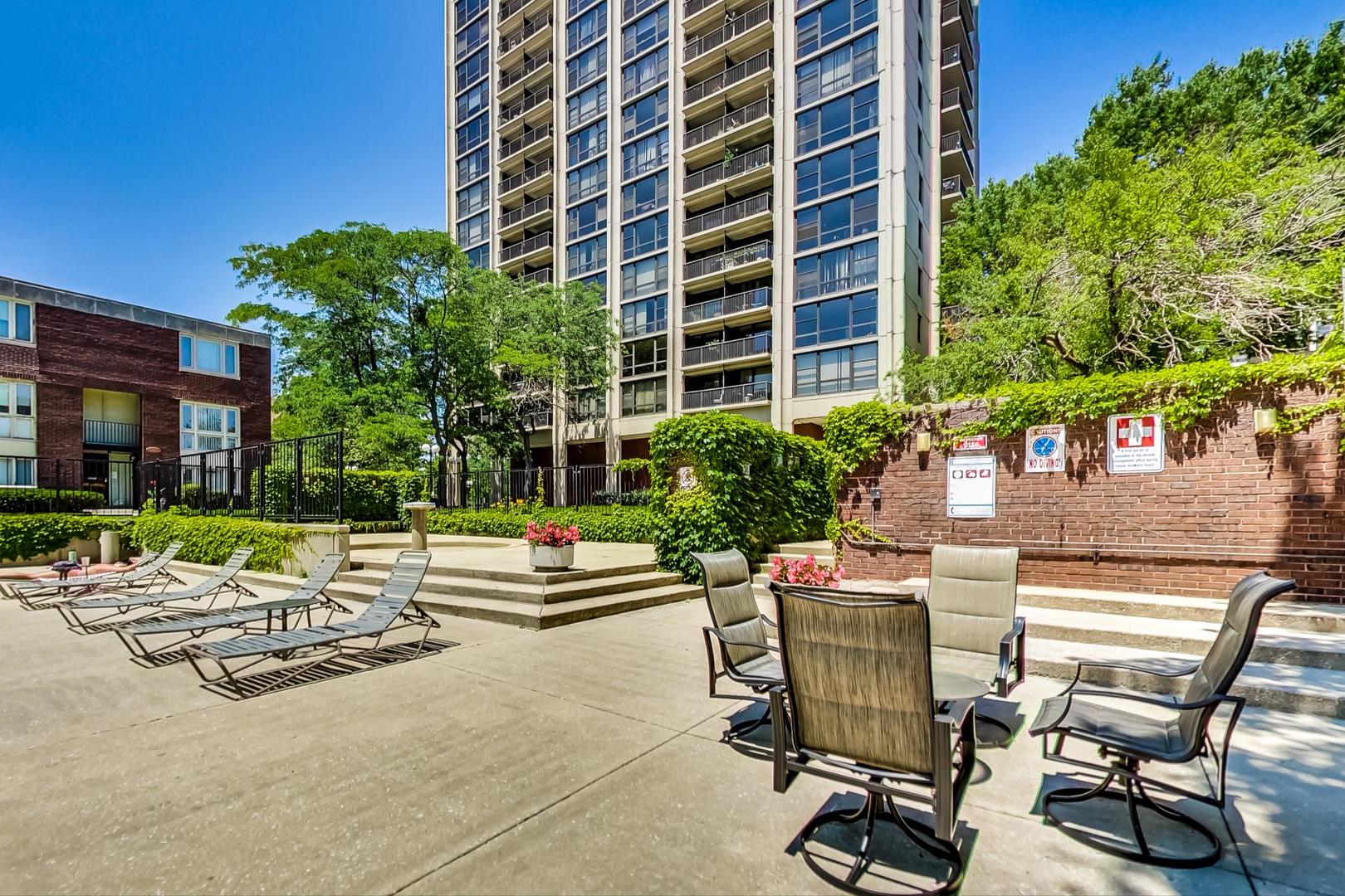 2605 S INDIANA Avenue Unit: 1908