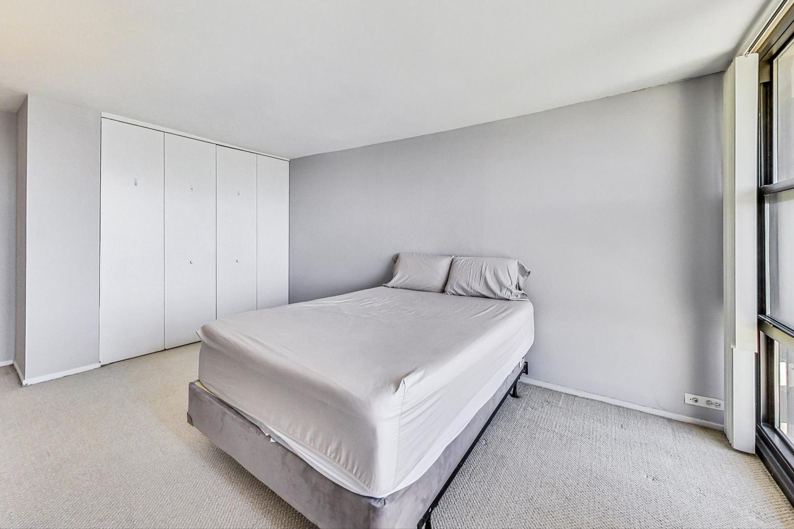 2605 S INDIANA Avenue Unit: 1908