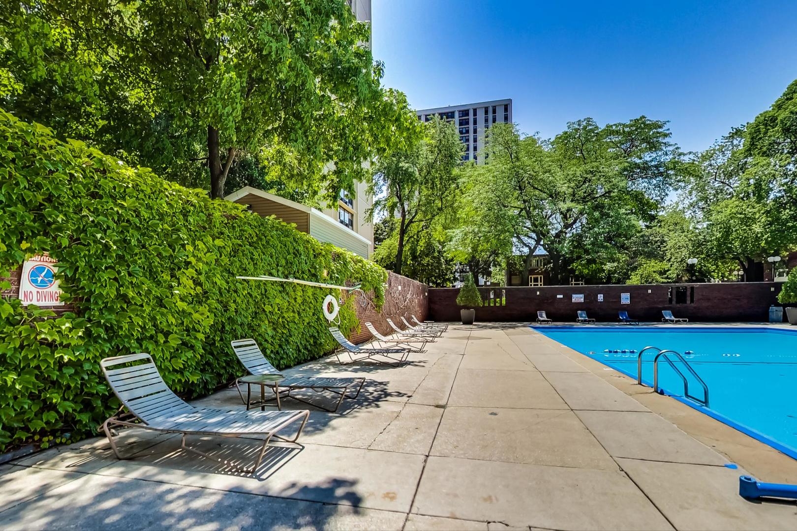 2605 S INDIANA Avenue Unit: 1908