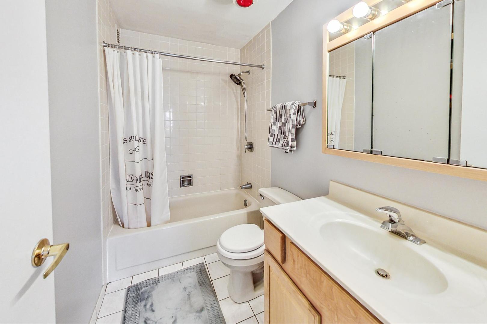 2605 S INDIANA Avenue Unit: 1908