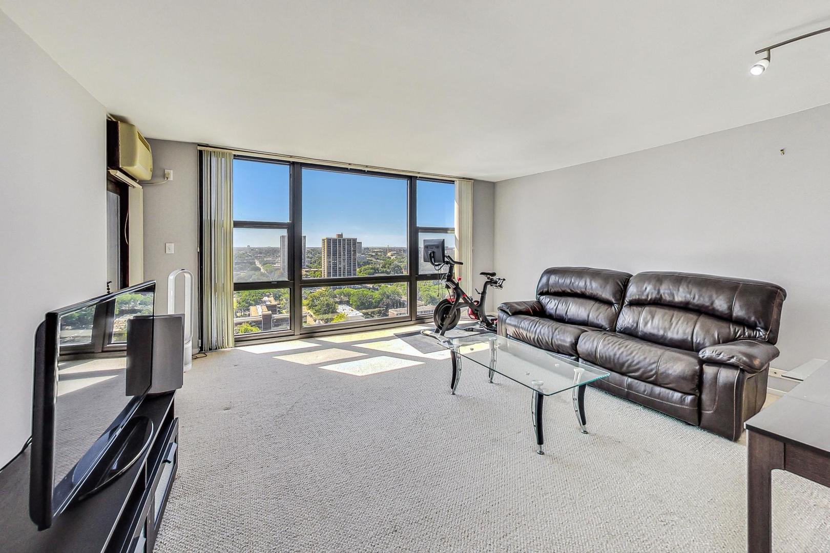 2605 S INDIANA Avenue Unit: 1908