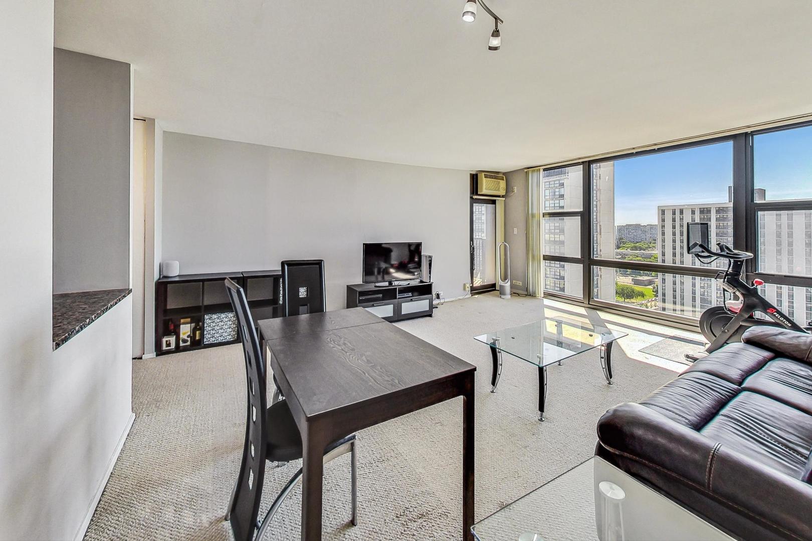 2605 S INDIANA Avenue Unit: 1908