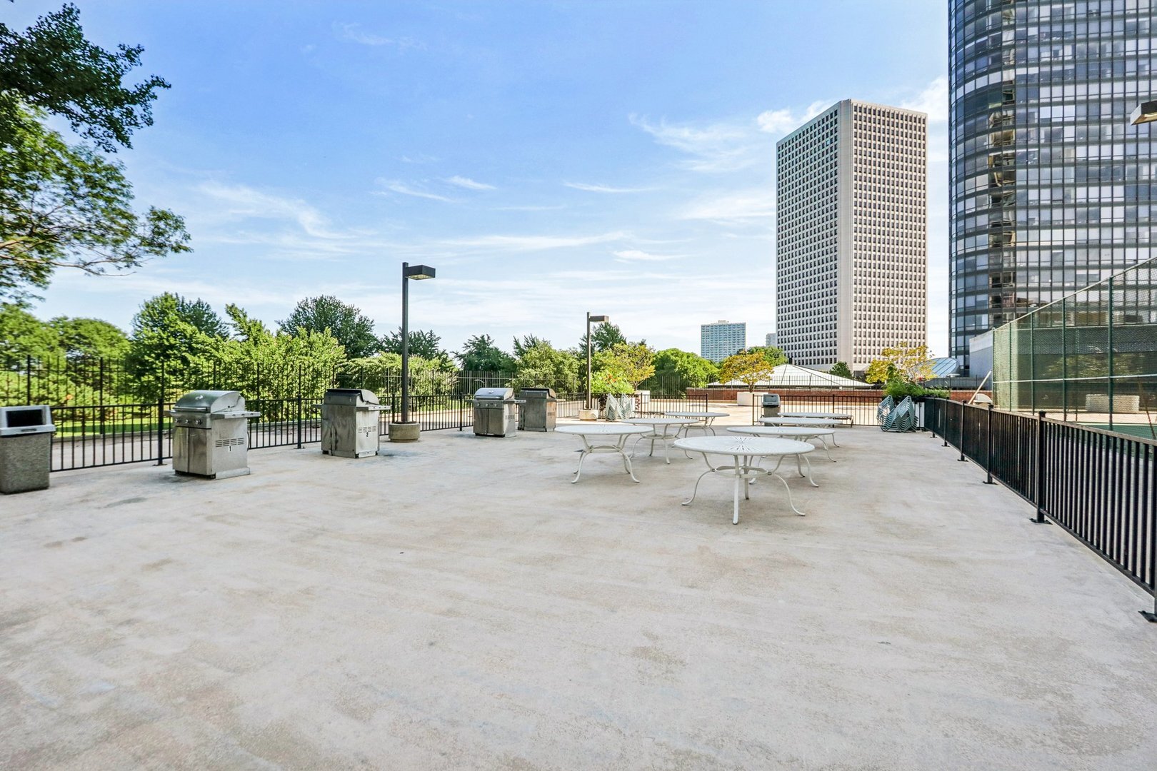 5445 N SHERIDAN Road Unit: 3307