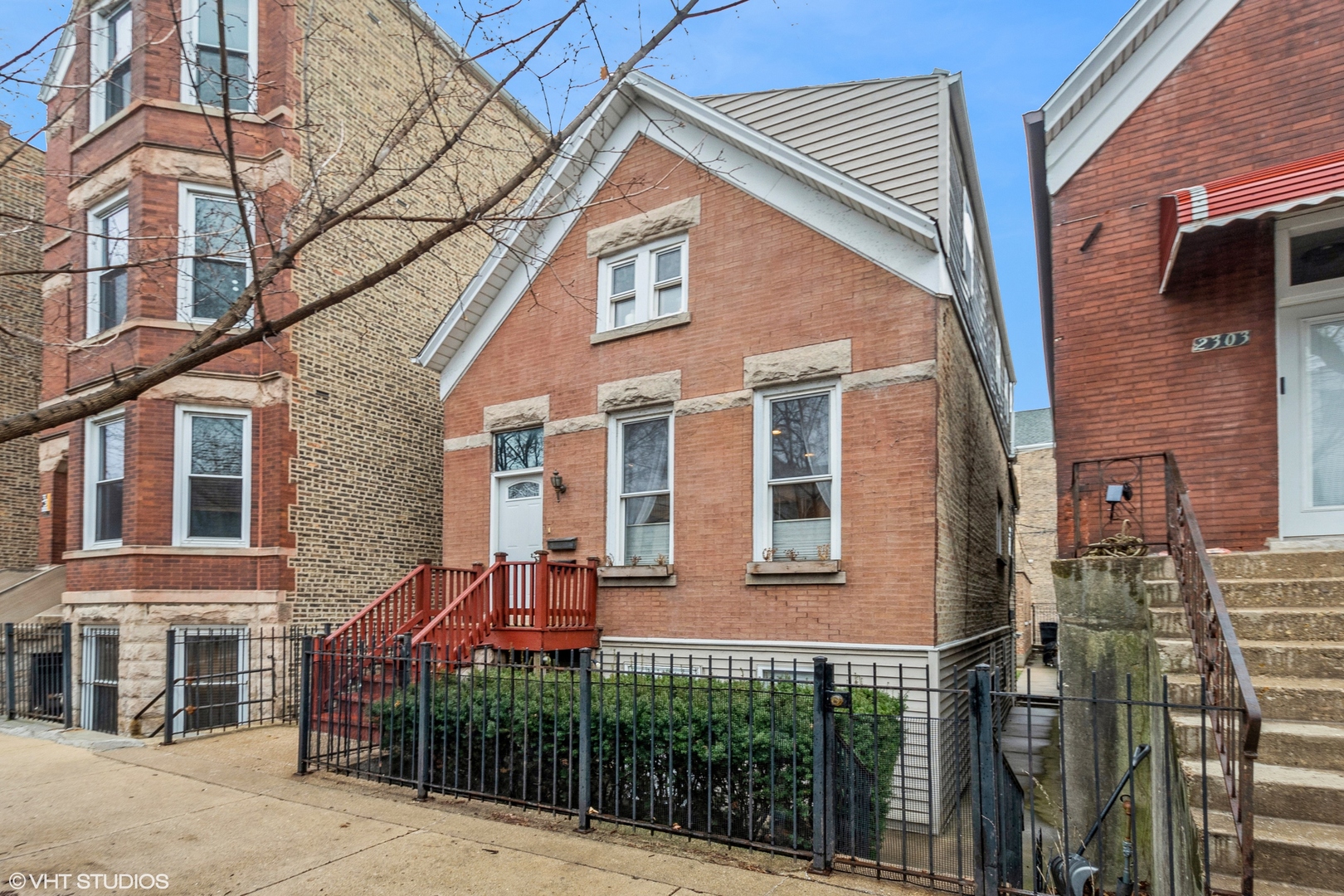 2305 N Oakley Avenue Unit: 1