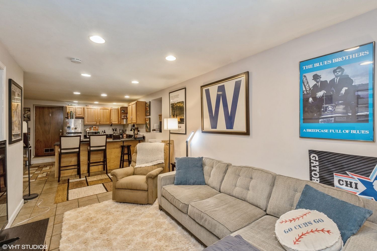 2305 N Oakley Avenue Unit: 1