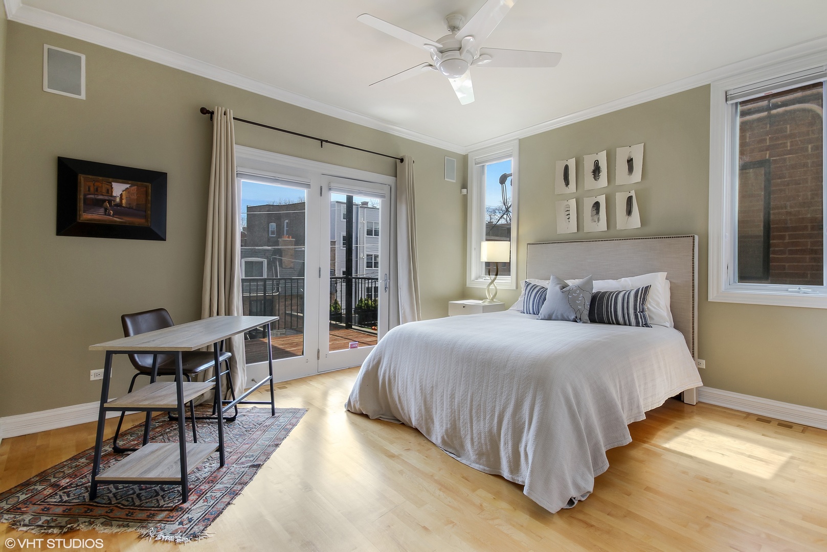 2721 N Wilton Avenue Unit: 2S