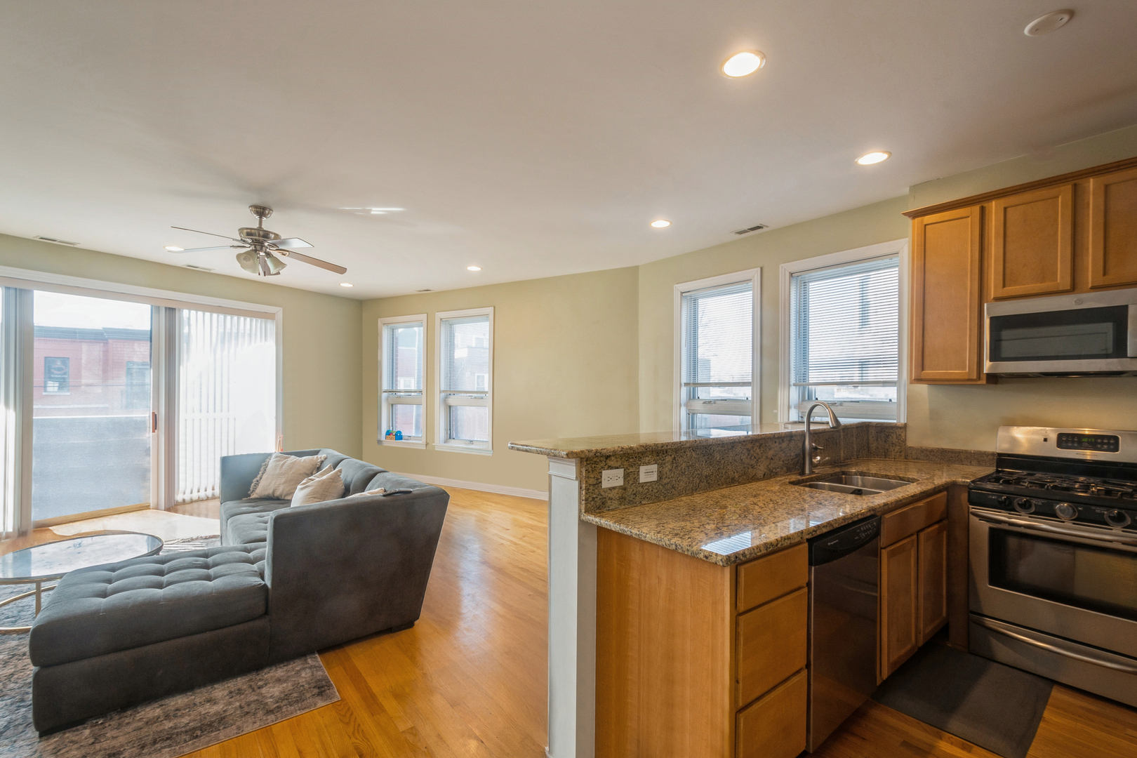 2524 W Chicago Avenue Unit: 2