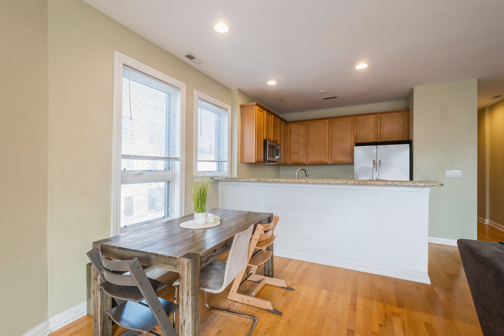 2524 W Chicago Avenue Unit: 2