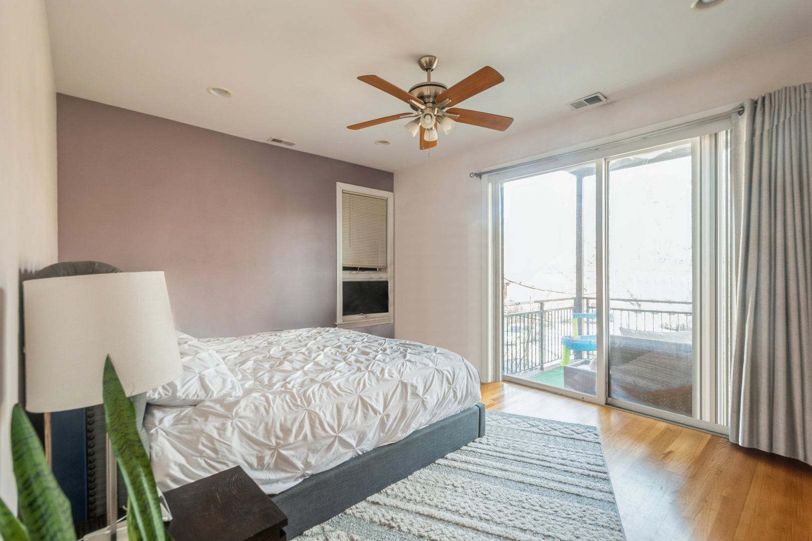 2524 W Chicago Avenue Unit: 2