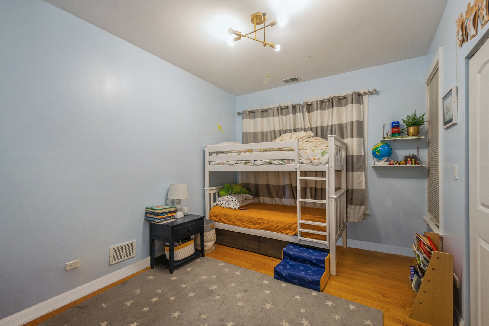 2524 W Chicago Avenue Unit: 2