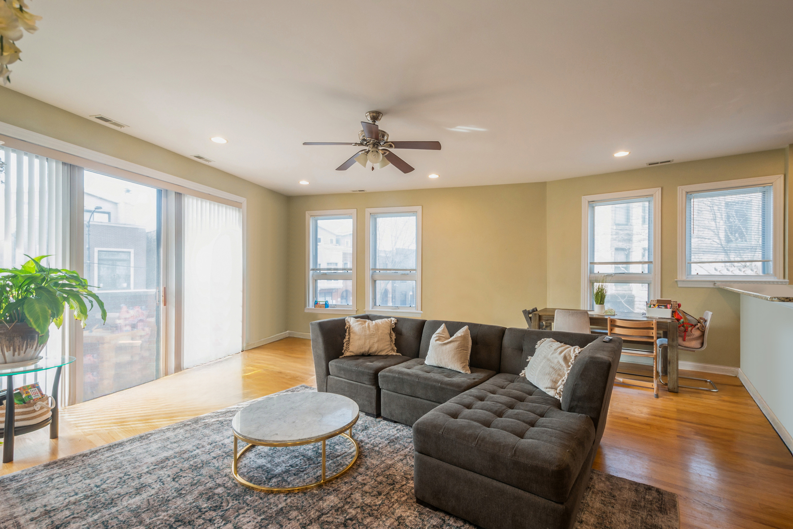 2524 W Chicago Avenue Unit: 2