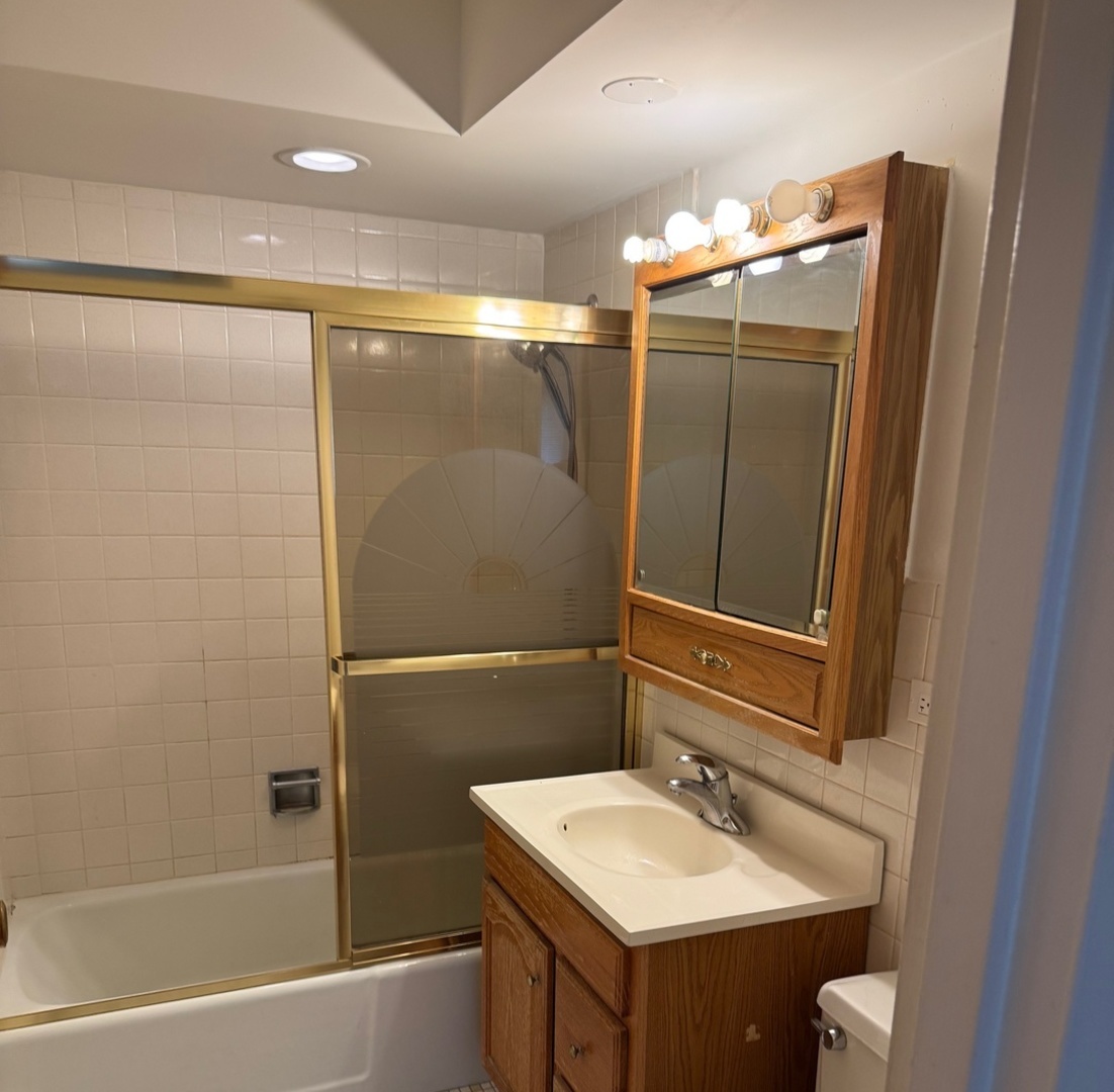 4036 N California Avenue Unit: 303