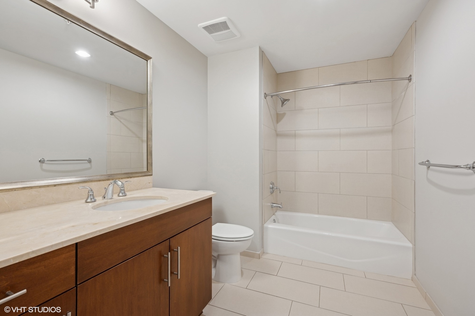 850 N Lake Shore Drive Unit: 409