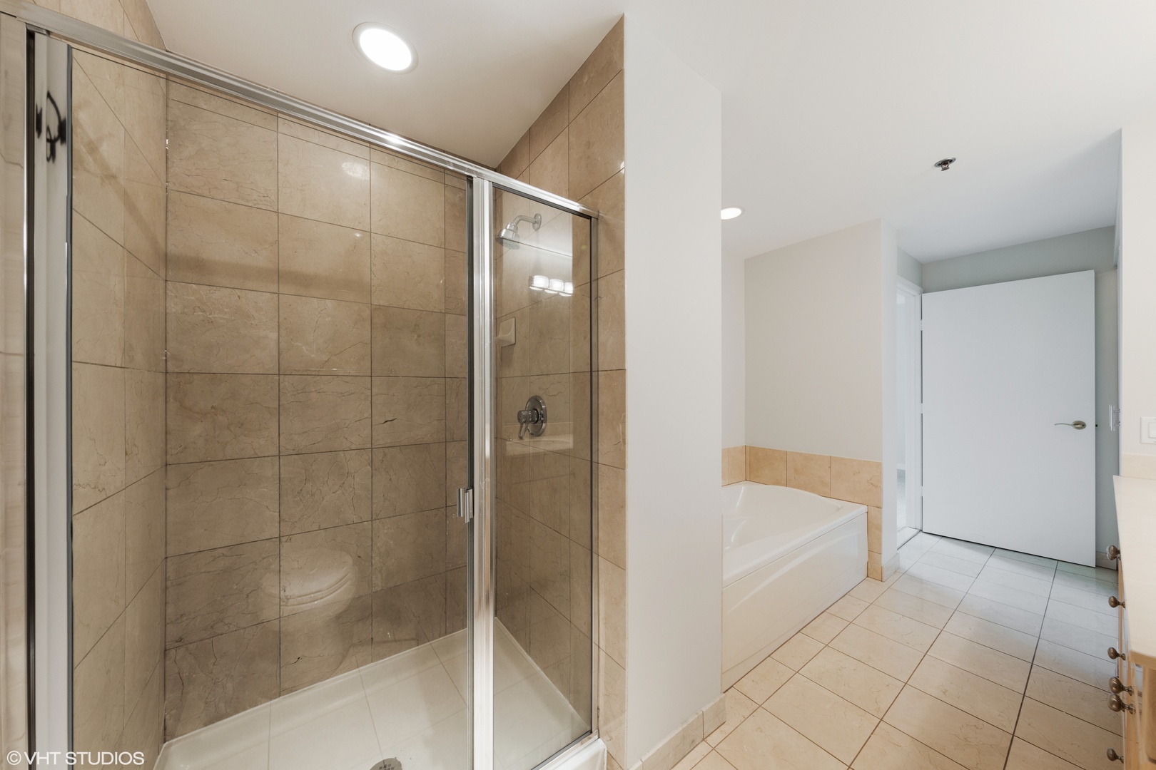 57 E DELAWARE Place Unit: 2901