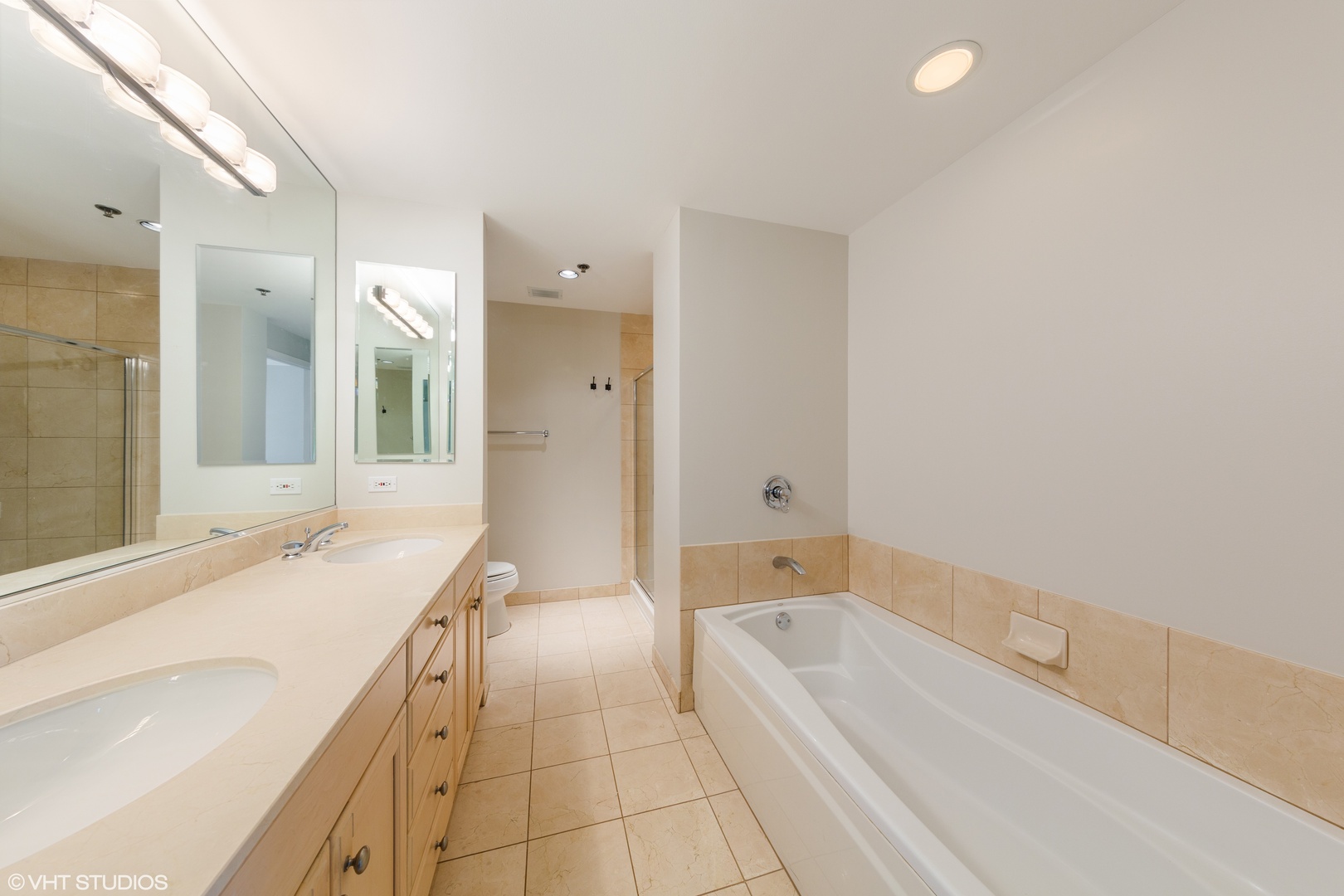 57 E DELAWARE Place Unit: 2901