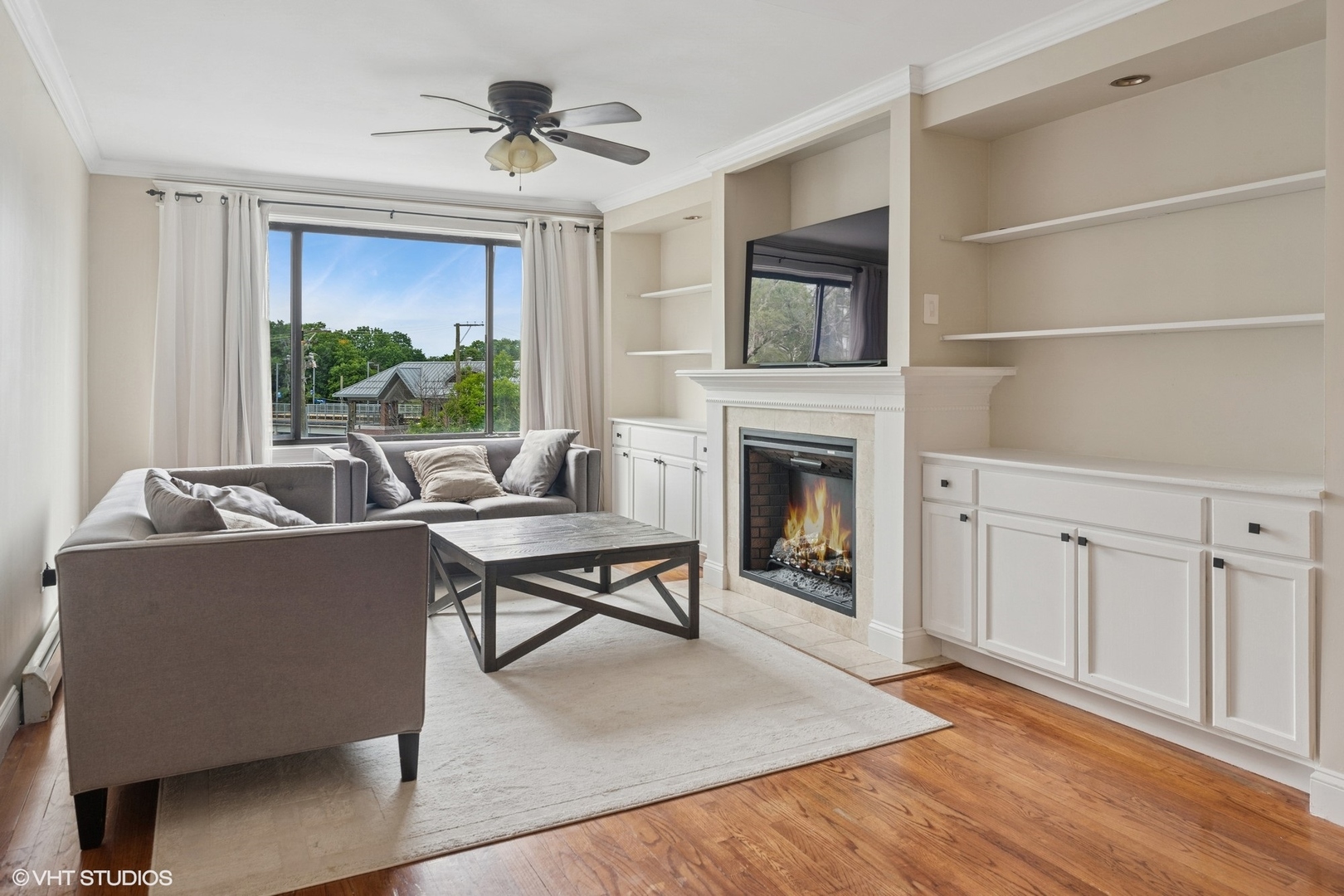6060 N RIDGE Avenue Unit: 4E
